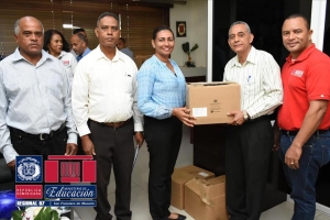 Regional 07 entrega 77 mil desparasitantes a Directores Distritales y T&eacute;cnicos INABIE