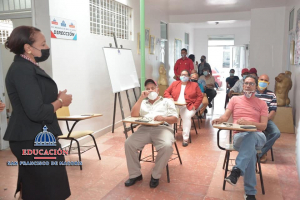 CAD San Francisco realiza encuentro de sensibilizaci&oacute;n con personal docente de Bellas Artes