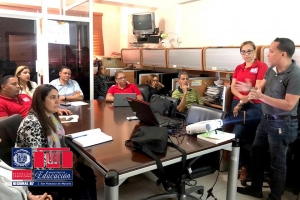 Coordinador TIC presenta a T&eacute;cnicos Regionales diferentes Herramientas Tecnol&oacute;gicas