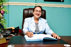 Directora Regional de Educaci&oacute;n 07 felicita a la ADP en su 51 aniversario