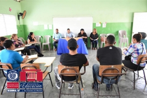 Directora Regional se re&uacute;ne con seccional ADP de Las Guaran&aacute;s