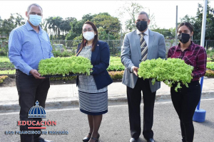 Regional de Educaci&oacute;n 07 recibe formalmente plantas ser&aacute;n utilizada en creaci&oacute;n de huertos escolares