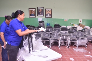 Centros Educativos Regional 07 reciben mobiliarios