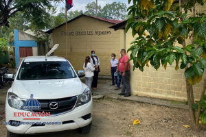 Directora Regional de Educaci&oacute;n 07 visita escuela B&aacute;sica Los Algodones