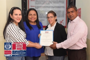 Regional 07 entrega Reconocimiento al Centro de Ense&ntilde;anza Global