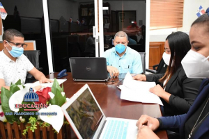 Coordinador Huertos Escolares recibe representante Fundaci&oacute;n Loma Quita Espuela