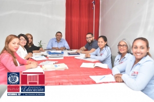 Regional 07 realiza encuentro con T&eacute;cnicos Distritales del Nivel secundario