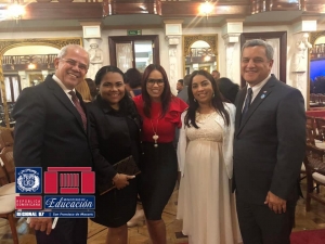 Directora Regional participa en la entrega Premio a la Excelencia Magisterial 2018