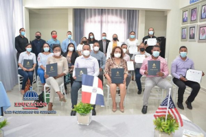 Regional de Educaci&oacute;n realiza acto de entrega de reconocimientos de Diplomado Communicative Langue Teacher