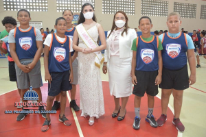 Directora Regional participa en apertura  campamento de Minibasquet.