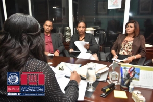 Directora Regional encabeza encuentro con Directores Distritales