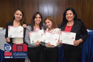 Regional Educaci&oacute;n 07 reconoce empleados del mes.