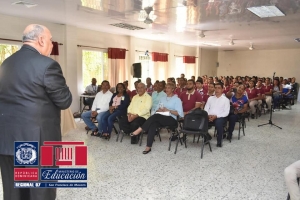 ISFODOSU presenta propuesta formativa a estudiantes Regional 07