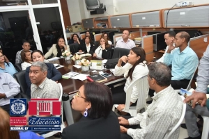 Directora Regional 07 realiza encuentro con personal Docente