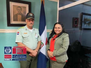 Directora Regional recibe visita de salutaci&oacute;n del coronel Francisco L&oacute;pez