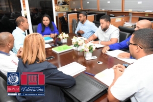 Regional 07 selecciona docentes participar&aacute;n en la Medalla al M&eacute;rito Educaci&oacute;n F&iacute;sica