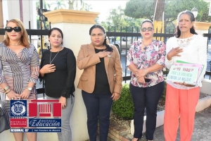 Regional de Educaci&oacute;n 07 inicia actividades D&iacute;a Internacional de la Mujer con Izamiento bandera