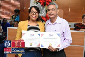 Regional Educaci&oacute;n 07 reconoce empleados del mes de noviembre