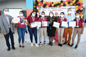 Directora Regional de Educaci&oacute;n 07 participa en Acto de Premiaci&oacute;n y Reconocimiento al M&eacute;rito 2021 del Distrito Educativo 07-06