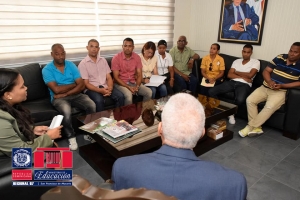 Directora Regional y Gobernador se re&uacute;nen con Bloque de Comunidades Rurales de SFM