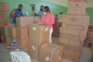 Regional de Educaci&oacute;n 07 recibe insumos para centros educativos iniciar&aacute;n docencia semipresencial el pr&oacute;ximo martes